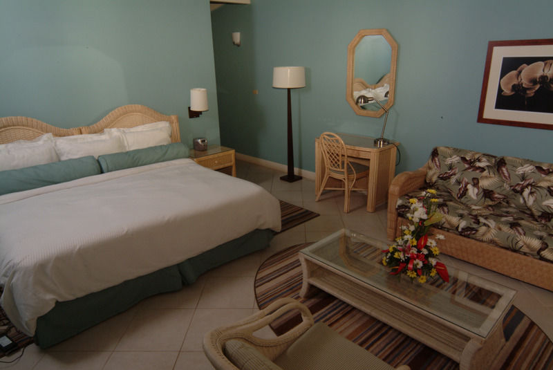Trade Winds Hotel Dickenson Bay Dış mekan fotoğraf